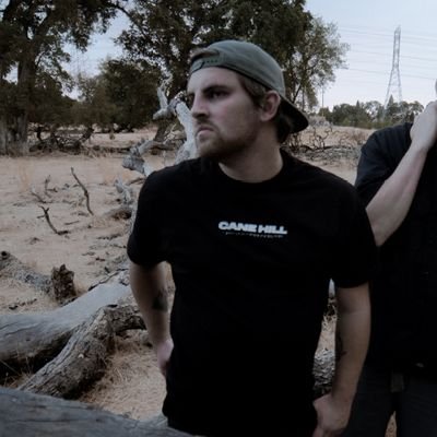 he/him
Vocalist/guitarist for @thecuttingtides
EP 'Drawing the Dead and Desperate' out now!
I'm here to chew bubble-gum and gas up the homies.