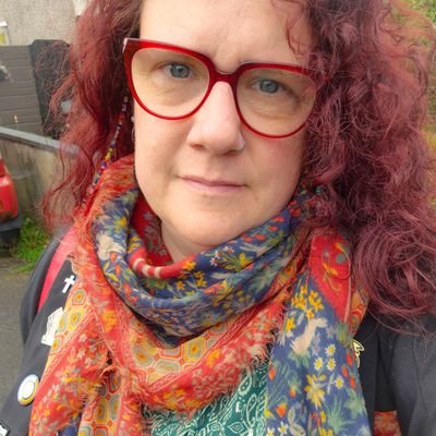 tamazepan's profile picture. Poet, conductor, musician, teacher, mum of two amazing humans.. collector of rocks, cats and memories.. proudly never fitted in a box in my life...