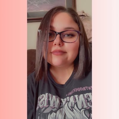 hollsmorey's profile picture. 𝚌𝚘𝚏𝚏𝚎𝚎 | 𝚋𝚘𝚘𝚔𝚜 | 𝚟𝚒𝚍𝚎𝚘𝚐𝚊𝚖𝚎𝚜 ✌🏻