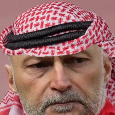 Disossatore Professionista-Menù del giorno: - Cristiano Ronaldo in brodo; arabi vari con spezie indefinite;Anderson Talisca brasato con fagiolini.