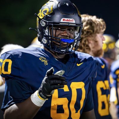 adjin_sam60's profile picture. #60 CNDF 287lbs 6’4 Football and basketball player