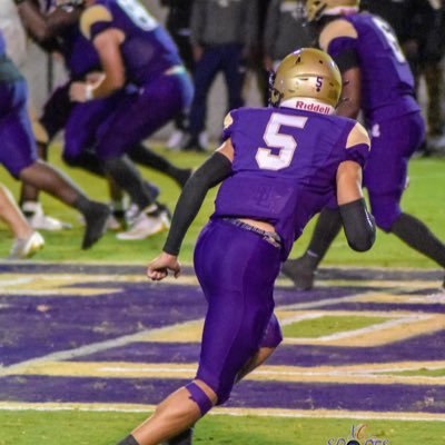 discuahansel1's profile picture. C/O 2025|BLHS|🏈🏀|6’0 Free Safety/Strong Safety| 175lbs|4.6 40 Yard Dash| 4.5 GPA| hanseldiscua222@gmail.com| https://t.co/sa0WYYMe2k