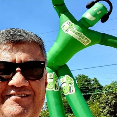 Haciendo de todo un poco en… LA FIESTERA Music y en Radio EXCLUSIVA