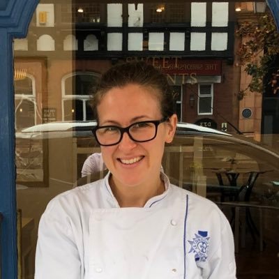 SweetElementsCh's profile picture. 👩‍🍳Expert cake & dessert recipes  🎂For Home Bakers to Impress & Inspire 📧 Join my community for tips & exclusive content 📖Try a recipe today ⬇️