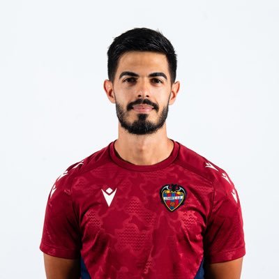 PETER7MARCOS's profile picture. Readaptador en el 1er equipo del @LevanteUD ⚽️🐸 Matxo Llevant