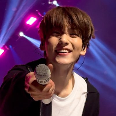 #SUGA is adored by the team’s baby. 🚨STOP ASKING ME FOR VIDEOS W/O A WATERMARK 🚨 she/they