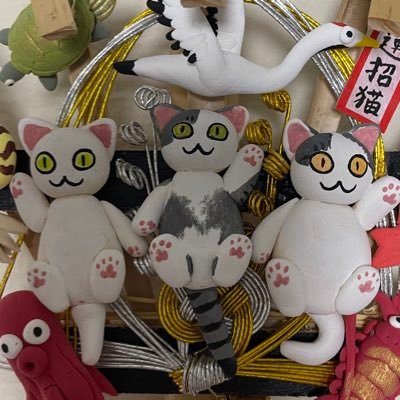 3にゃん🐱ྀི🐱ྀི🐱ྀི2021年16歳😇🌈&白猫17歳&はちわれ12歳の2にゃんズ🐾 My fave♡♡猫/動物/美容/QUEEN/男闘呼組/旅行/フィガロ/ヒグチユウコ