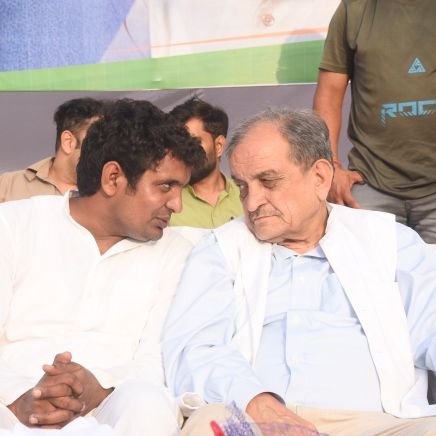 वार्ड नं दस के पूर्व जिला पार्षद उमीदवार (जींद )युवा कांग्रेस नेता,किसान पुत्र, हलका उचाना