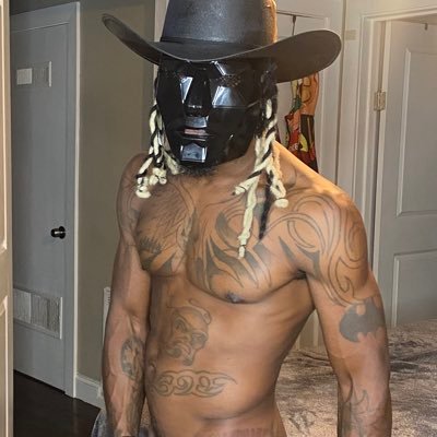 BOSS BY DAY BAD BOY BY NIGHT… VERSE LIFE … GET YOU A BISEXUAL NIGGA WHO CAN DO BOTH… BACK AFTER BEING DELETED AT 110K!!!! Entertainment at its best!!!
