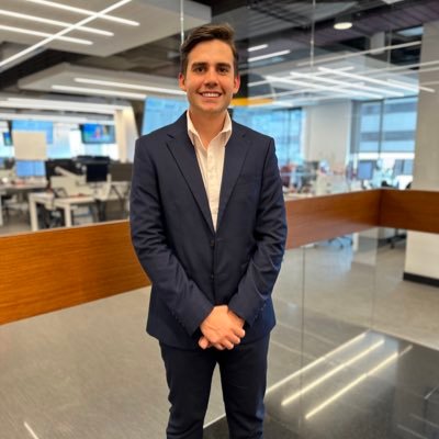 simonvanegas's profile picture. Javeriano 📚Capital Markets📈📉 Corredor de Bolsa 💼👔