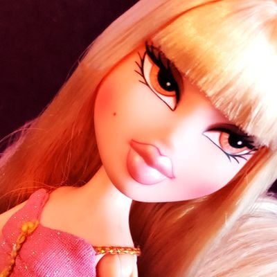 26 ✨ I collect pretty dolls and paint them sometimes