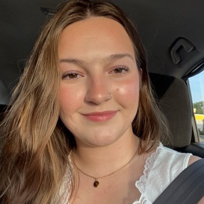 SierraLynnR's profile picture. silly goosin