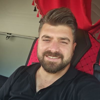 Kamil odur ki koya dünyada bir eser, Eseri olmayanın yerinde yeller eser..