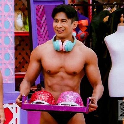 @dragraceph 🇵🇭🇵🇭🇵🇭 Pit Crew
paminsan minsan cabin crew
pwede Mr. gay world Philippines 1st runner-up
soon to be jowa ni