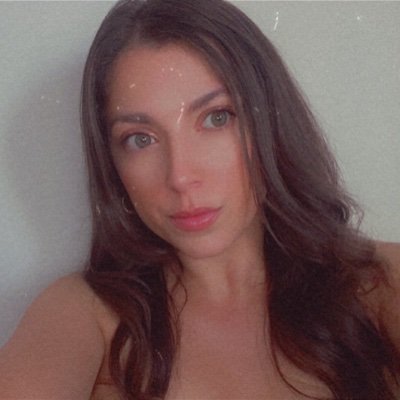triciaox819's profile picture. 