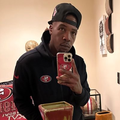 Proud father, that happens to be a die hard 49ers fan for over 39 years. Who bleeds Red & Gold 24/7 & 365 all day everyday.#49ersFaithful #MichaelJordan🐐