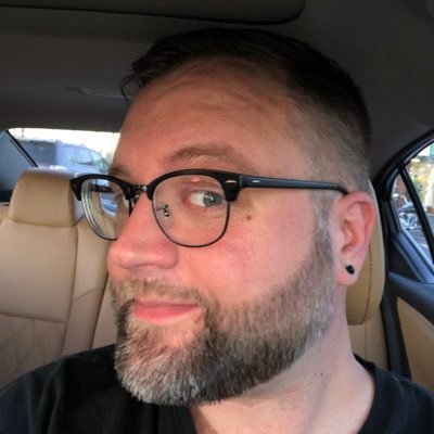 Nerdy Bi bear bottom/verse kinky sub. Into horror, D&D, and trash TV.