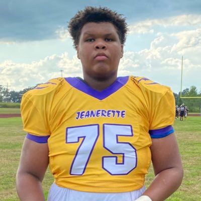 BlairLewis2029's profile picture. 6050, 280 LBS| @JSHS_FB | OT | 🏈 2029 | 14 Years Old| @UANextFootball All-American