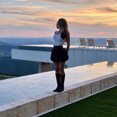 a_ines_pereira's profile picture. insta : _iness.pereira_