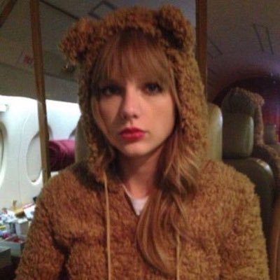 AugustoHec's profile picture. taylor, sabrina & olivia ♡ | books and movies