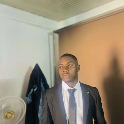 ManchesterUnited dna💯 || business administrator(B.S.C)||proudly lasuite||
football lover||don't care about ur options I'm jus me||Lakers ❤️