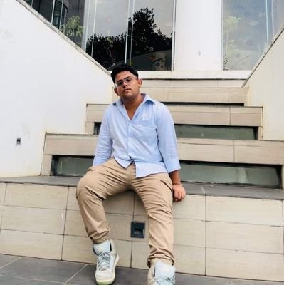 prayangshuuu's profile picture. 🤌 putting all the feels into flp