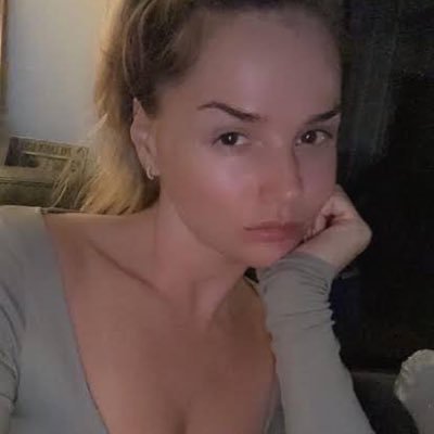 FgiaIsba34667's profile picture. Godfearing                                                                             Animal lover 🐕