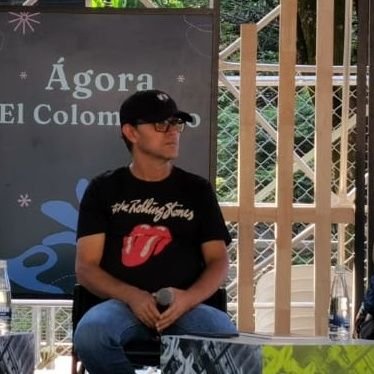 Educador Popular. Defensor de Derechos Humanos. Me gusta la paz más que la guerra...Mis convicciones tendidas al sol!!!!