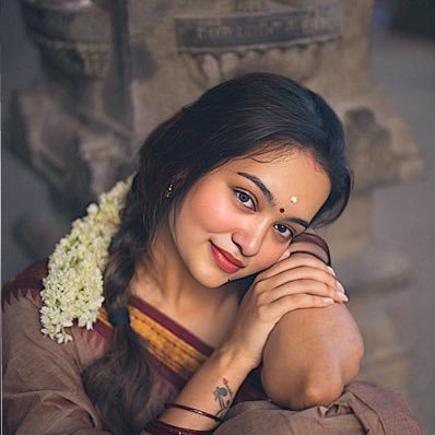 kavi_twitz's profile picture. என்னவனில் எனக்கான தேடல் 🫰