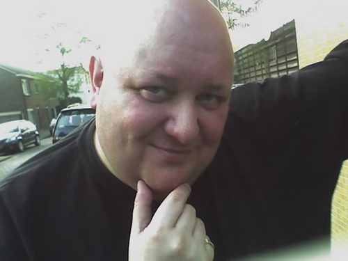 BusyIssi's profile picture. 43 lentes, vlotte denker en idem prater, algemeen expert en liefhebber