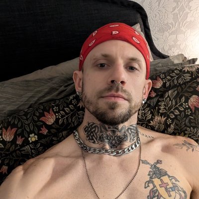 Jake Thorn 🇨🇦 18+ ONLY. Non-binary | Pansexual Toronto 🐽lite #vers 8in🍆 DM for collabs https://t.co/RR4cN5pE7m / https://t.co/8iOWzfkf1p