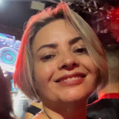 BetaniaReis9's profile picture. Filha, mãe, casada, cristã e patriota.