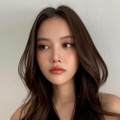Blackpink🖤💗
Carol Biazin🧡💙
Katseye💚
(multifandon obsecada por GLs)