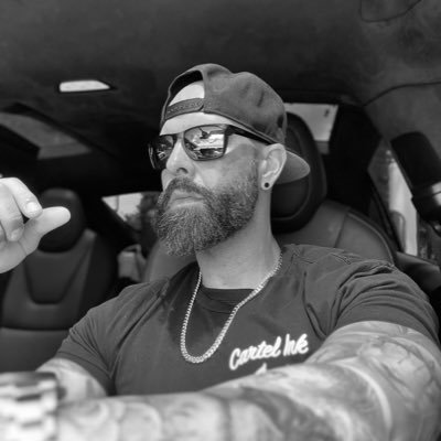 RyanRivera305's profile picture. 