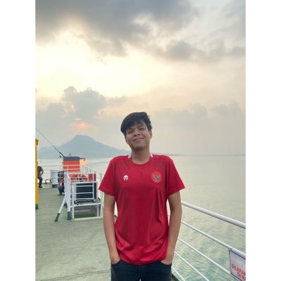 kurniawanrzkyy's profile picture. '97 hated, adored, never ignored.