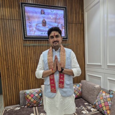 जिलाध्यक्ष- करणी सेना भारत, इन्दौर
समर्पित समाजसेवी | राजपूत शौर्य व संस्कृति का संवाहक |
🚩