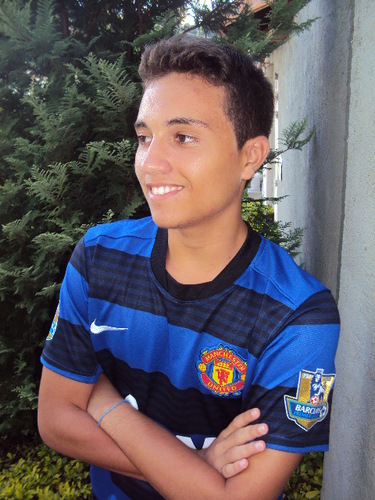 Amante do futebol, torcedor do Manchester United Football Club. Colunista do @mufcbr. Atua como goleiro no #RealEC.