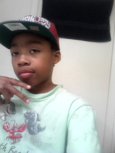 ilove gals like to fuck like football,bball,rapping,and hanging wit the click nd the homies