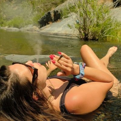 OLD ACCOUNT GOT SUSPENDED🚫🚫❌, BUT I AM BACK HERE. DM LETS TALK DEALS ☎️☎️AND GET HIGH💊💊💭
Your best BUD PLUG 😎