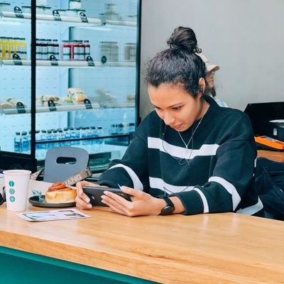 xBirdGerhlx's profile picture. Future scientist🧫