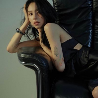 プロフ変えました🩵🤍韓国在住/輪郭３点済