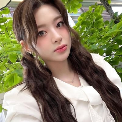 nikkively's profile picture. ୧⍤⃝🍀诗意绽放୧⍤⃝🍀