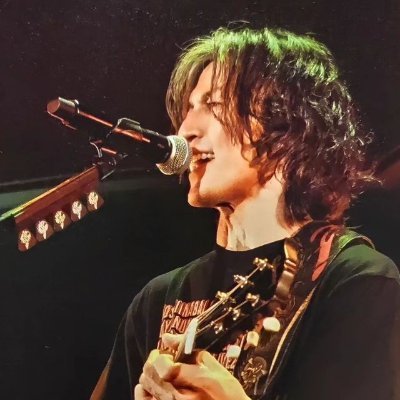 xbVR52TX917GaU2's profile picture. B'z を愛してやまない方、宜しくお願いします。
’93年10月からビーパ会員🤘
無言フォロー歓迎です👍