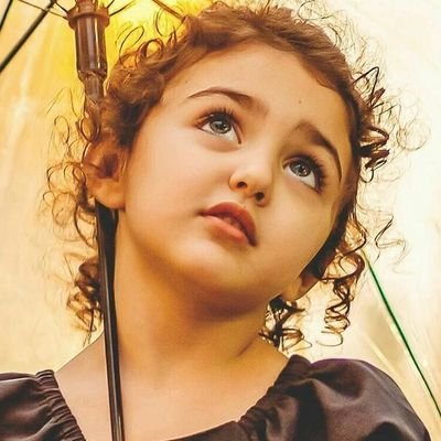 Kisi ka koi hona nahi chahta, kisi ko pana sab chahte hain:)
Radhe Radhe 🌸