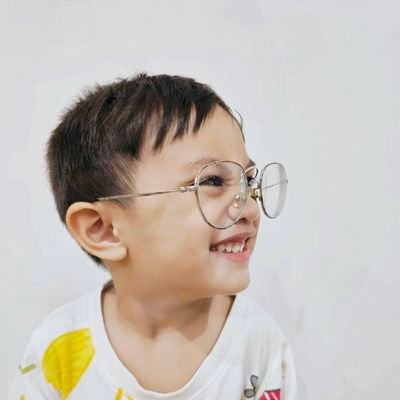 pinais240916's profile picture. 