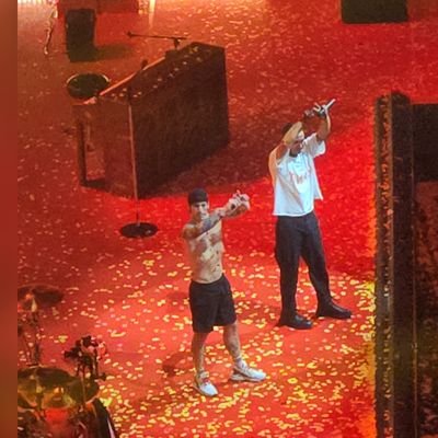 I love Jesus, food, and ♡|-/♡
ERS: 6-12-16 ♡|-/♡ Scaled and Icy Tour: 9-3-22 ♡|-/♡ Clancy: 9-13-24