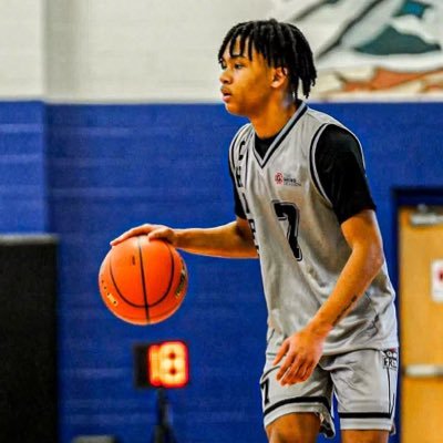 Chicago PG for Chi-Prep Academy | Class of 2026 | 4.4 GPA | Exodus 3:14 | Meanstreets National 17u AAU. https://t.co/qacBj7T9ar