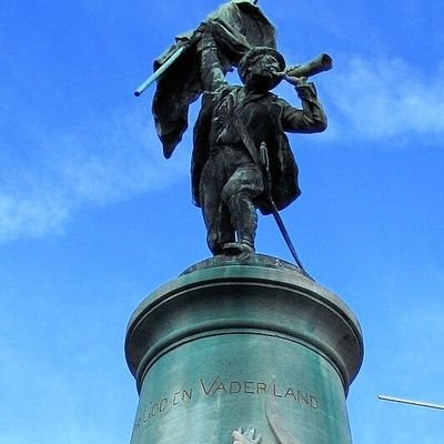 Een eigen mening met een brede blik op de wereld en een degelijke wetenschappelijke achtergrond. Naam en foto zijn een knipoog naar de Boerenkrijg.