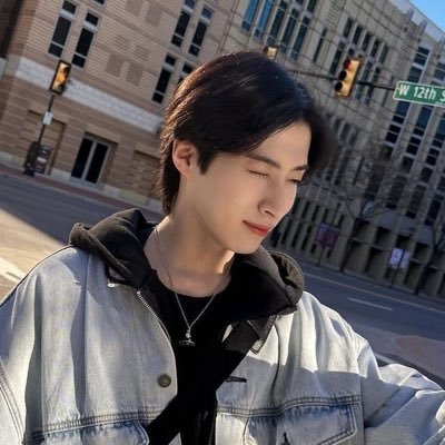 gay for oneu5 + 1 & bts, shonshon enthusiast... ely's stan ACC