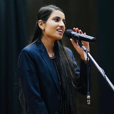 𝐏𝐨𝐞𝐭𝐞𝐬𝐬 | 𝐋𝐲𝐫𝐢𝐜𝐢𝐬𝐭 | 𝐀𝐮𝐭𝐡𝐨𝐫
Shayri, Gazal, Nazm
Passionate about storytelling and connecting through creativity✨
📩 DM for collaborations.